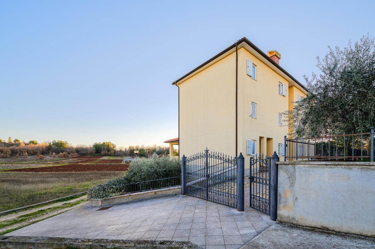 Stancija Amorozo 6 Poreč Buitenkant foto